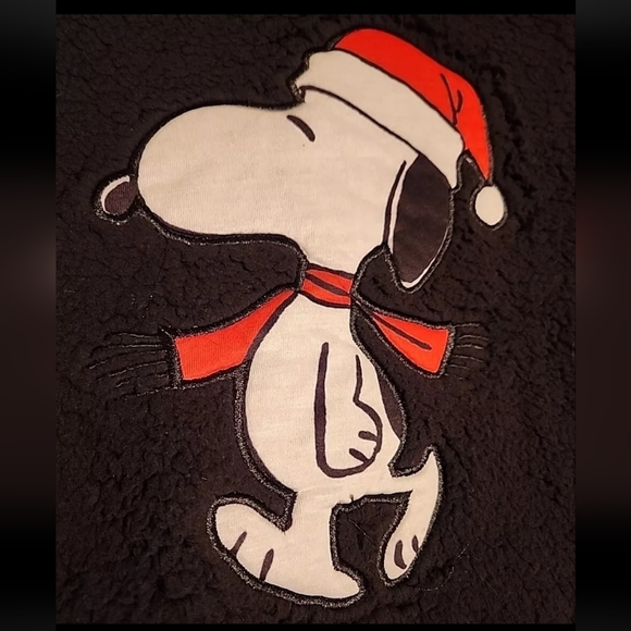 Peanuts Snoopy In Santa Hat Festive Christmas Sherpa Black Sweater Sz XL - Picture 2 of 5